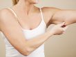 Как эффективно подтянуть обвисшую кожу на руках после похудения